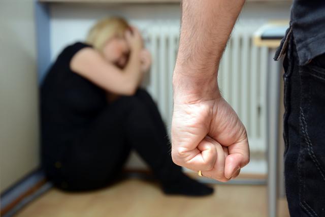 Дебошир з Нетішина сплатить штраф за домашнє насилля