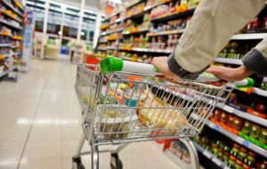 Під час січневого локдауну у супермаркетах заборонять продавати товари щоденного вжитку