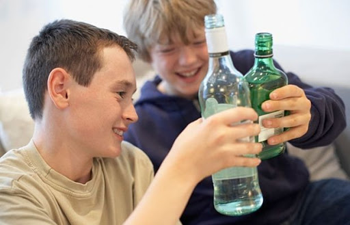 У Шепетівці протягом 2020 року 10 підлітків були в алкогольній комі