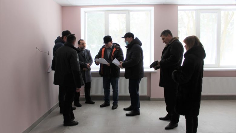 У Славутській лікарні  перевірили хід ремонтних робіт