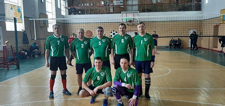 Ветерани-волейболісти з Шепетівського району отримали нагороди на змаганнях в Житомирі