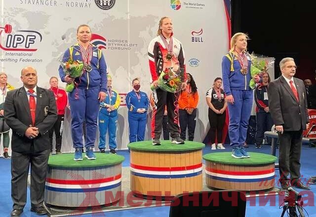 Важкоатлетки з Хмельниччини стали призерками чемпіонату світу з пауерліфтингу
