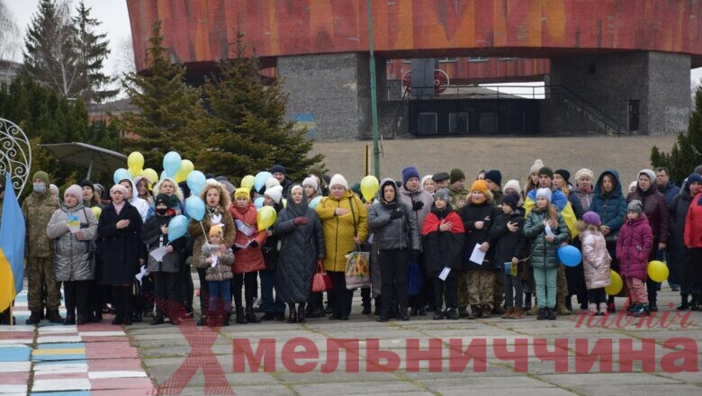 У Шепетівській громаді в День Гідності та Свободи вшанували Героїв України та Майдану
