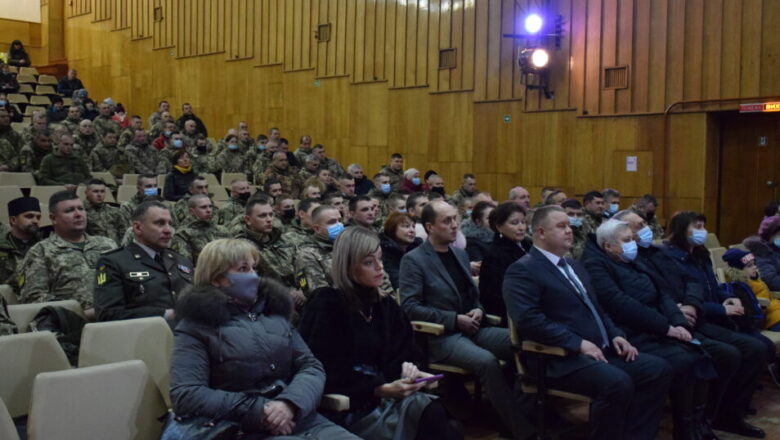 У Шепетівській ТГ відзначили День Збройних Сил України