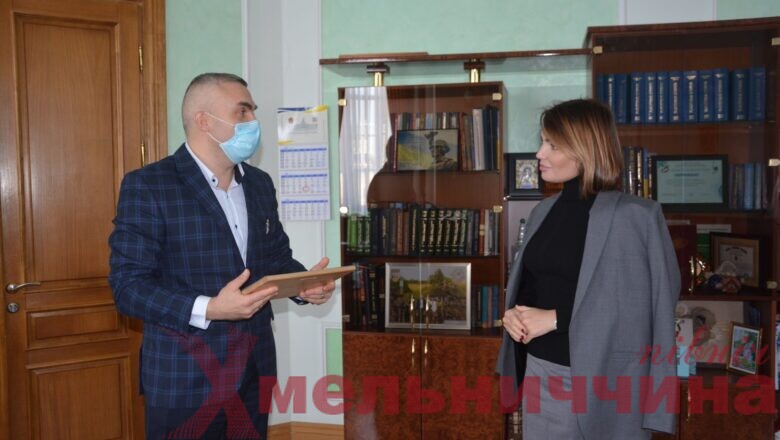 Хмельниччина стала першим в Україні регіоном, де навчають службовців протистояти інфозагрозам