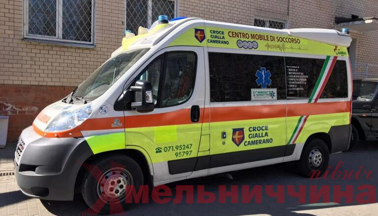 Тридцять автівок, придбаних хмельницькими волонтерами, передадуть для ЗСУ