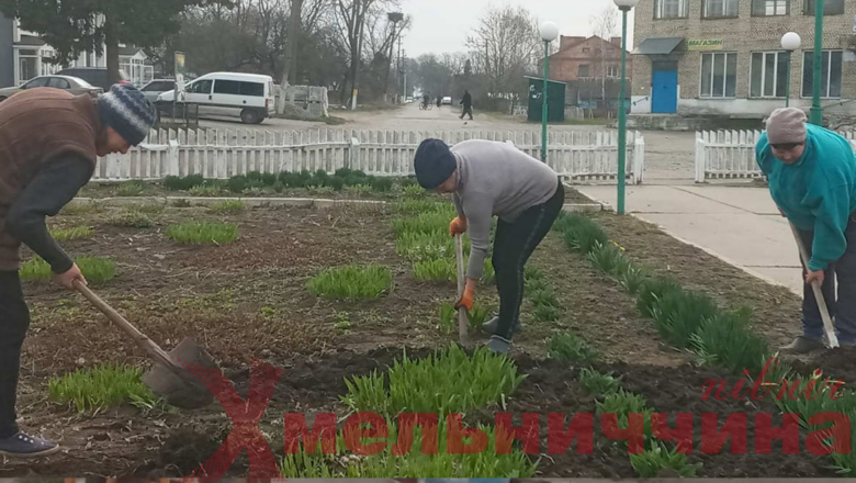 Еко-ініціативи та озеленення: як у громадах Шепетівського району відбуваються весняні толоки