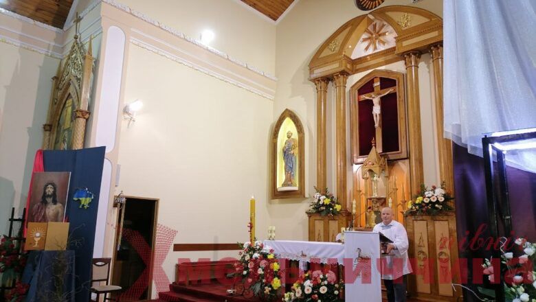 Великоднє Богослужіння: віряни Шепетівського району відзначають одне з головних свят року