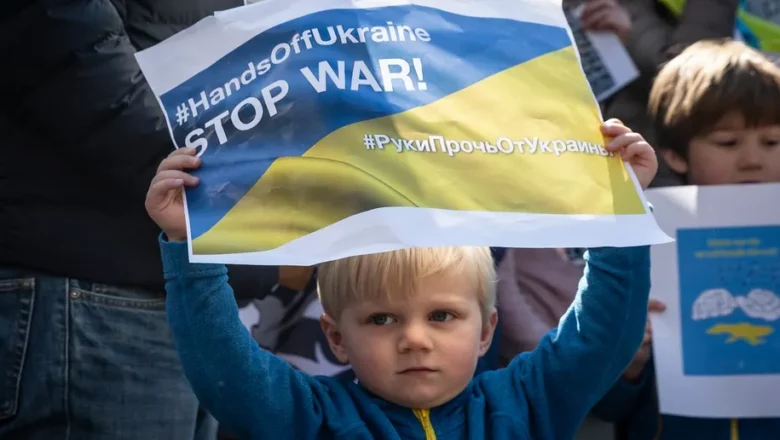 Дружини російських військових закликають їх вбивати та катувати українських дітей