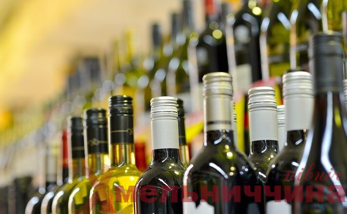 Людям у військовій формі алкоголь у Шепетівському районі не продаватимуть
