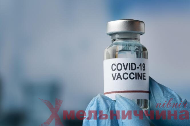 Українці після 60 років можуть отримати другу бустерну дозу вакцини проти COVID-19