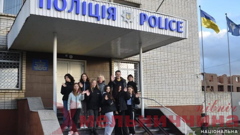 Шепетівські поліцейські проводять профорієнтаційну роботу з підлітками