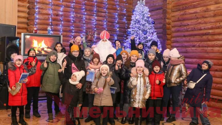 Діти шепетівських поліцейських, які перебувають на Сході, відвідали Хмельницьку АЕС та резиденцію Св. Миколая