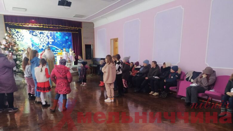Дітей з Шепетівської громади, які потребують підтримки, привітали з прийдешніми святами