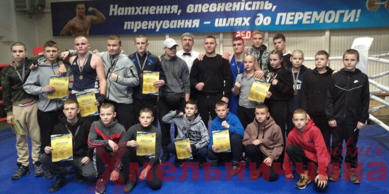Шепетівські боксери повернулися із регіональних змагань з 15 призовими медалями