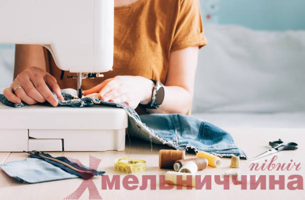 Плужненські здобувачі освіти завітали на Шепетівщину, аби  перейняти досвід технології швейного підприємства