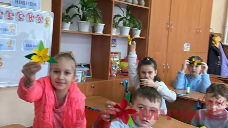 “Весняні квіти”: музейники Шепетівщини провели майстер-клас для учнівської молоді