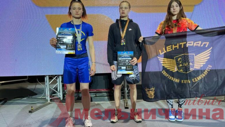 На чемпіонаті України зі змішаних єдиноборств ММА юні спортсмени Хмельниччини здобули першість