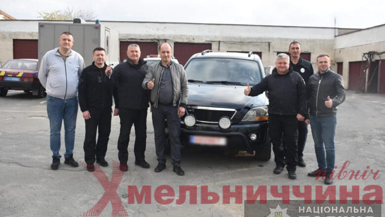 Шепетівські волонтери придбали авто для Захисників України