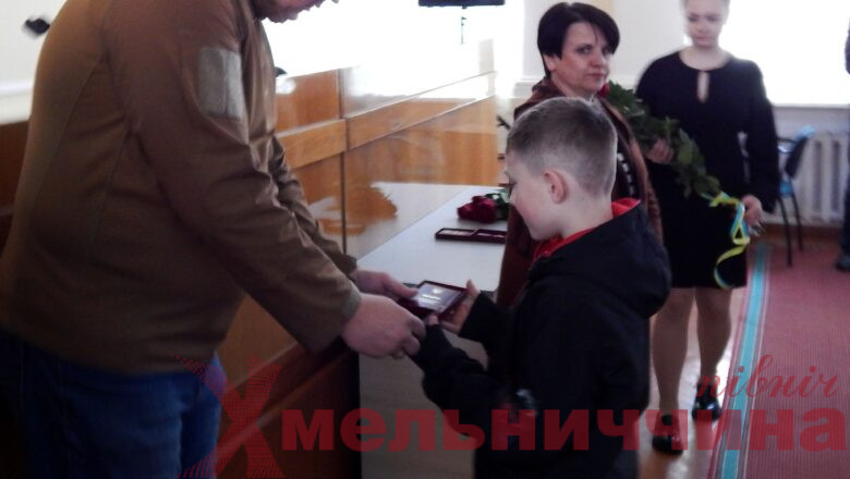 Рідні загиблих Героїв зі Славутської громади отримали державні нагороди