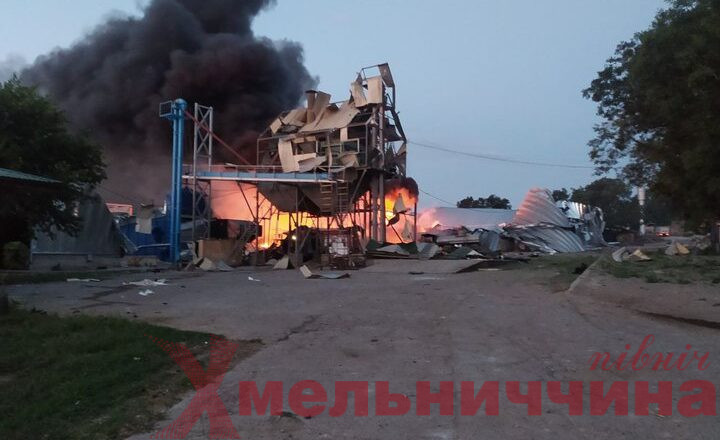 Вночі росіяни влучили ракетами у зернотермінал на Одещині: постраждали люди та врожай