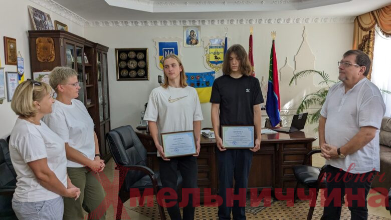Славутські випускники отримали грошову премію за високі результати із ЗНО