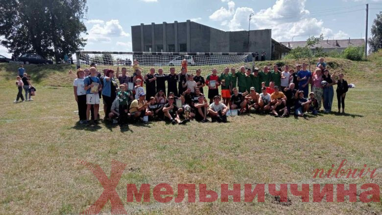 Крупецька громада на День молоді ярмаркувала, грала у футбол та збирала кошти на потреби ЗСУ
