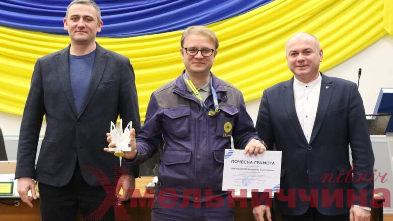 Волонтера з Хмельниччини нагородили відзнакою «Все буде Україна»