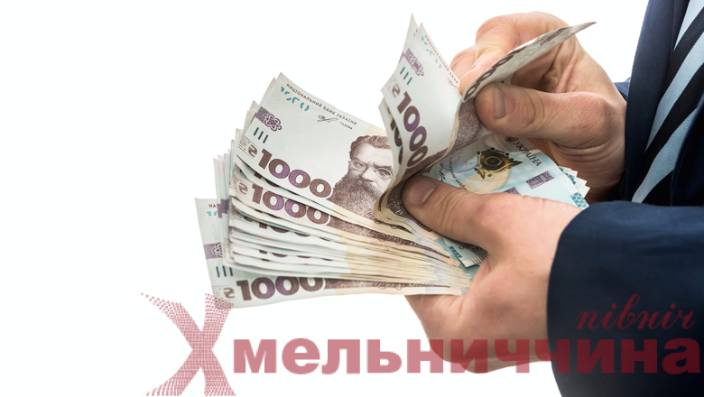 На Хмельниччині працівниця банку ошукала свого клієнта майже на 100 000 гривень