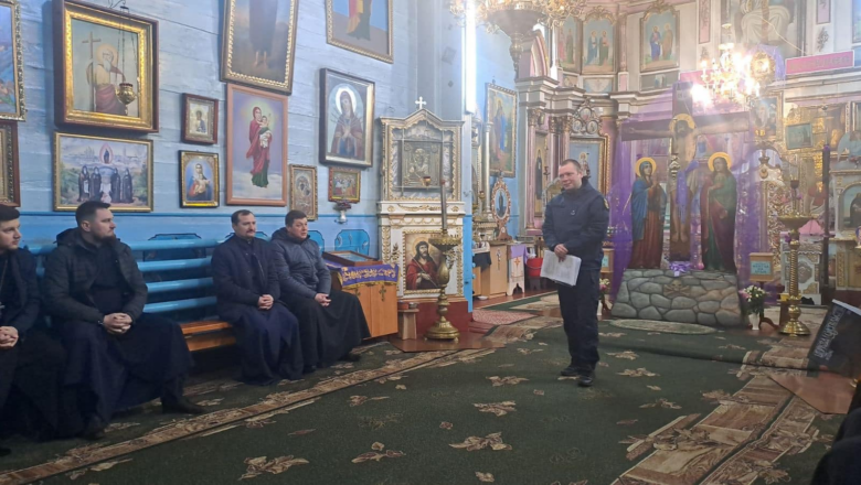 У Шепетівському районі рятувальники провели профілактичні бесіди з настоятелями культових споруд