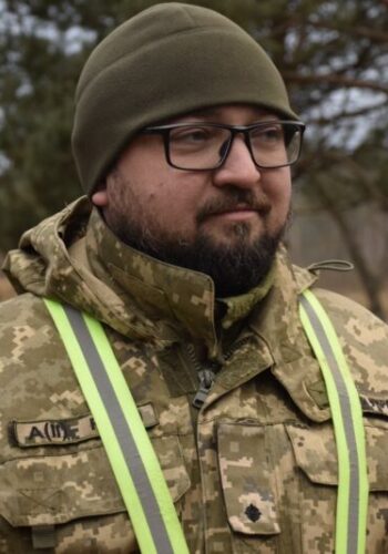 Історія захисника з Хмельниччини, який із “директора” пішов до лав ЗСУ