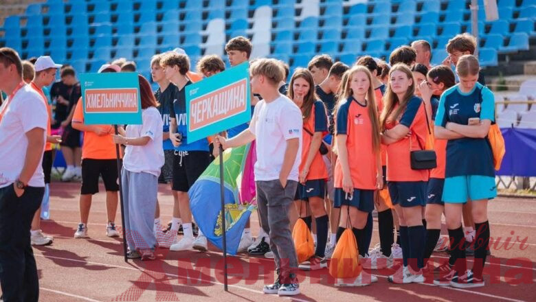 Гідний виступ команди дівчат Берездівського ліцею на фінальному етапі шкільної футзальної ліги