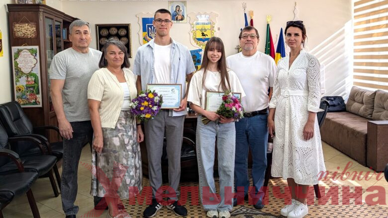 У Славуті відзначили учнів, які склали НМТ на 200 балів
