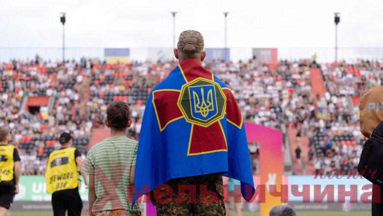 Символічний перший удар на матчі «Верес» – «Шахтар» завдав нетішинець-герой