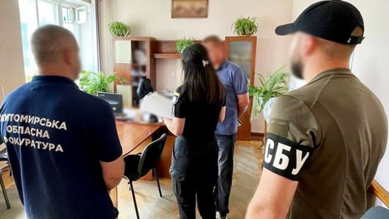 У сусідньому із Шепетівським районі керівника цвинтаря підозрюють у розтраті бюджетних грошей при облаштуванні могил Героїв