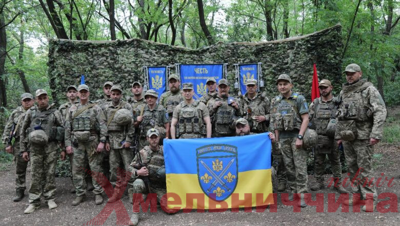 Двоє військових з Хмельниччини отримали відзнаки від Головнокомандувача ЗСУ