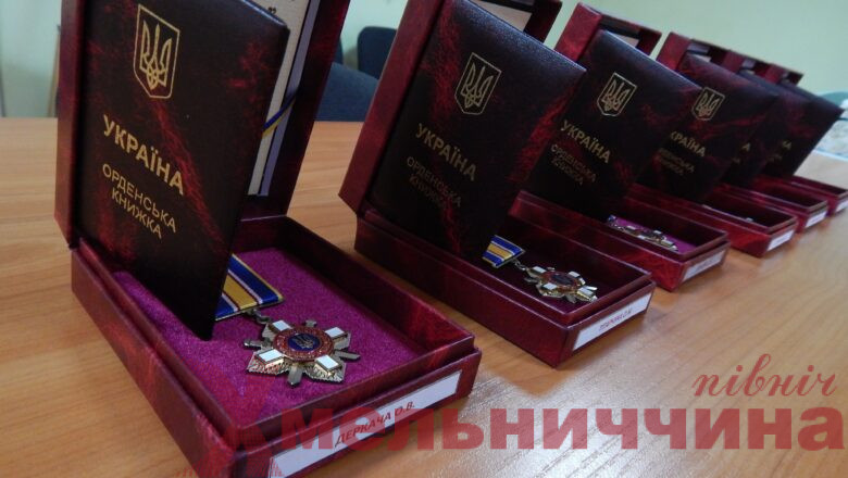У Шепетівському районі рідним загиблих Воїнів вручили державні нагороди