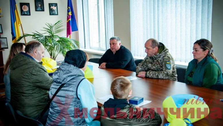 У Білогірській громаді вшанували полеглих Героїв громади: рідним передали державні нагороди