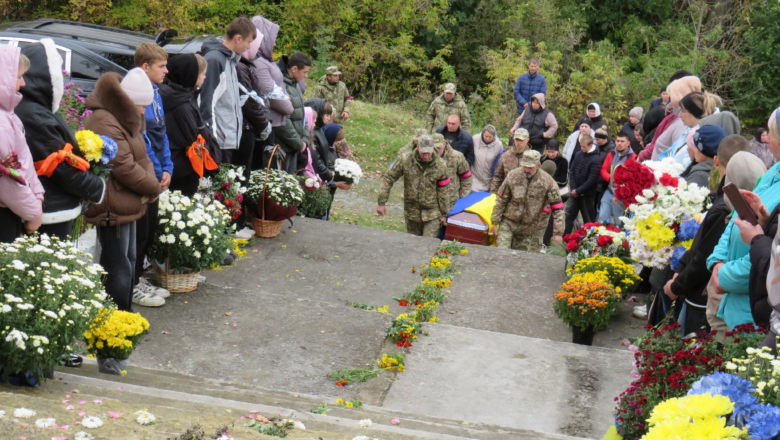 У Грицівській громаді попрощалися із військовим Володимиром Ковальчуком