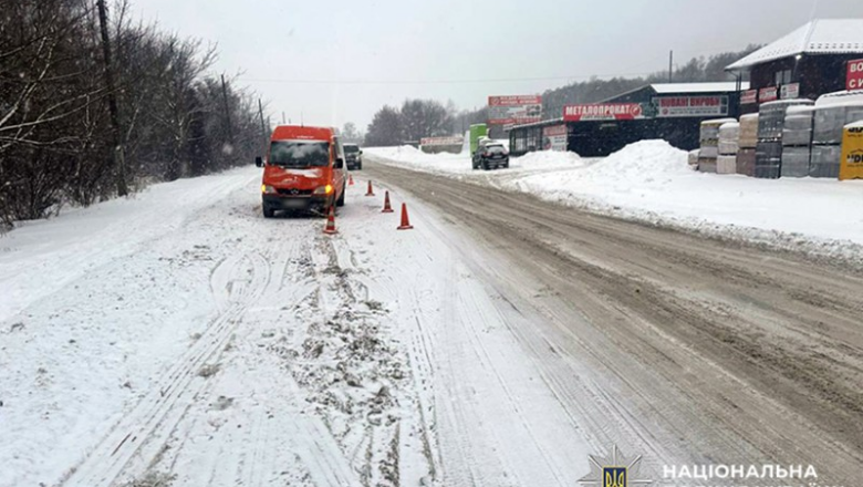 У Шепетівці в ДТП потрапили бус та велосипед