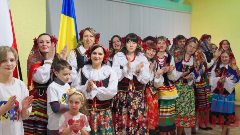 Пампухи, пісні та поезія: як нетішинці святкували Tłusty Czwartek