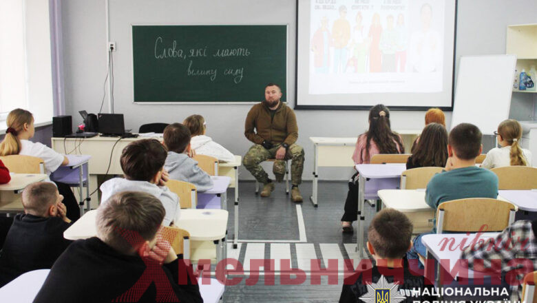 У Нетішині школярі поспілкувалися з ветераном війни Олександром Токарем: урок безбар’єрності та сили духу