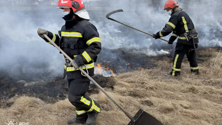 13 пожеж за добу: Хмельниччина потерпає від підпалів сухої трави