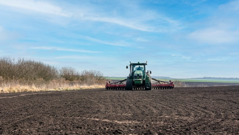 На Шепетівщині триває весняна посівна