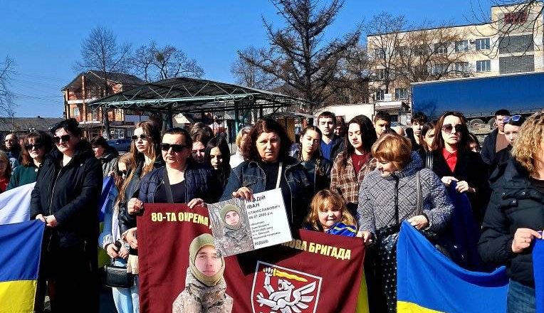 Громада пам’ятає про кожного свого земляка: у Понінківській ТГ відбулась мирна хода