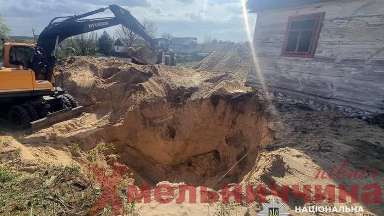 Трагедія на Славутчині: під час робіт чоловіка засипало ґрунтом