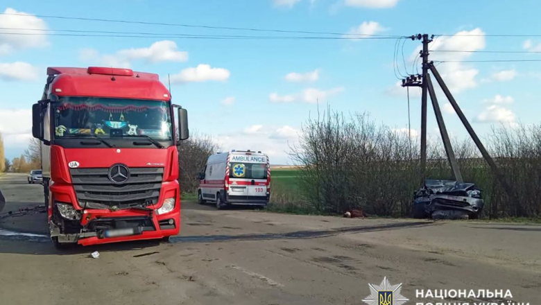 На Хмельниччині у ДТП загинула пасажирка легковика