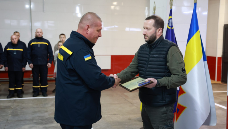 Рятувальникам Шепетівського району вручили Президентські відзнаки