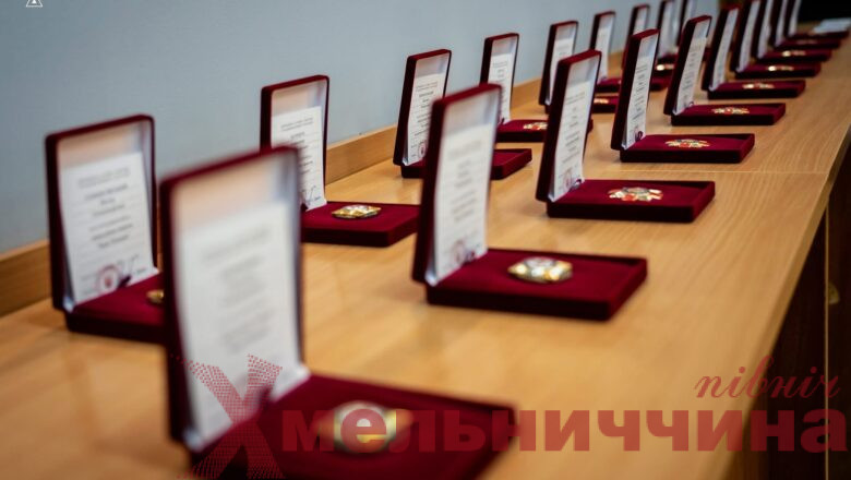 На передовій порятунку: рятувальників Хмельниччини відзначили державними нагородами