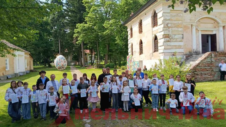 Доторкнулися до спадщини: діти полеглих Воїнів з Ізяславської громади побували у Самчиках